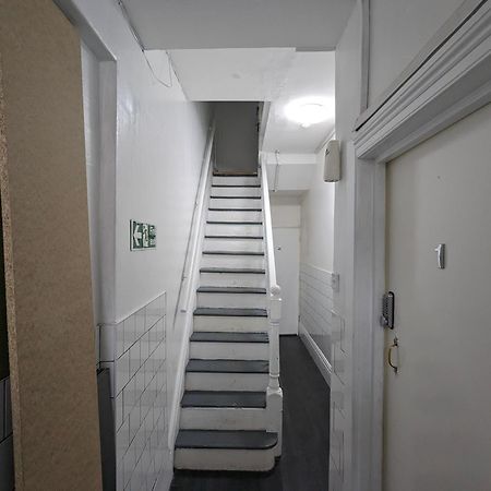 Inner-City Apartments - Basic Amenites Cardiff Dış mekan fotoğraf