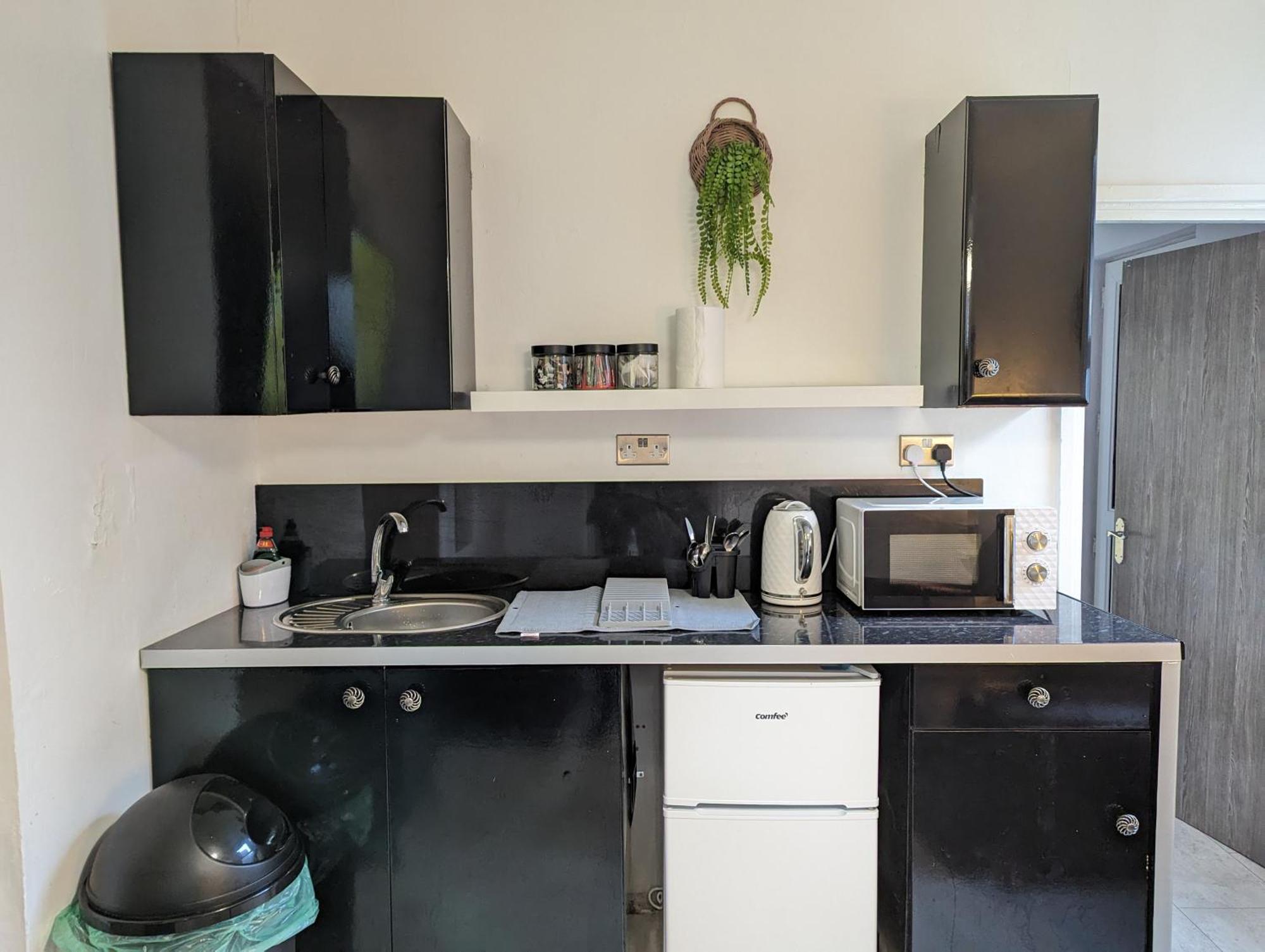 Inner-City Apartments - Basic Amenites Cardiff Dış mekan fotoğraf