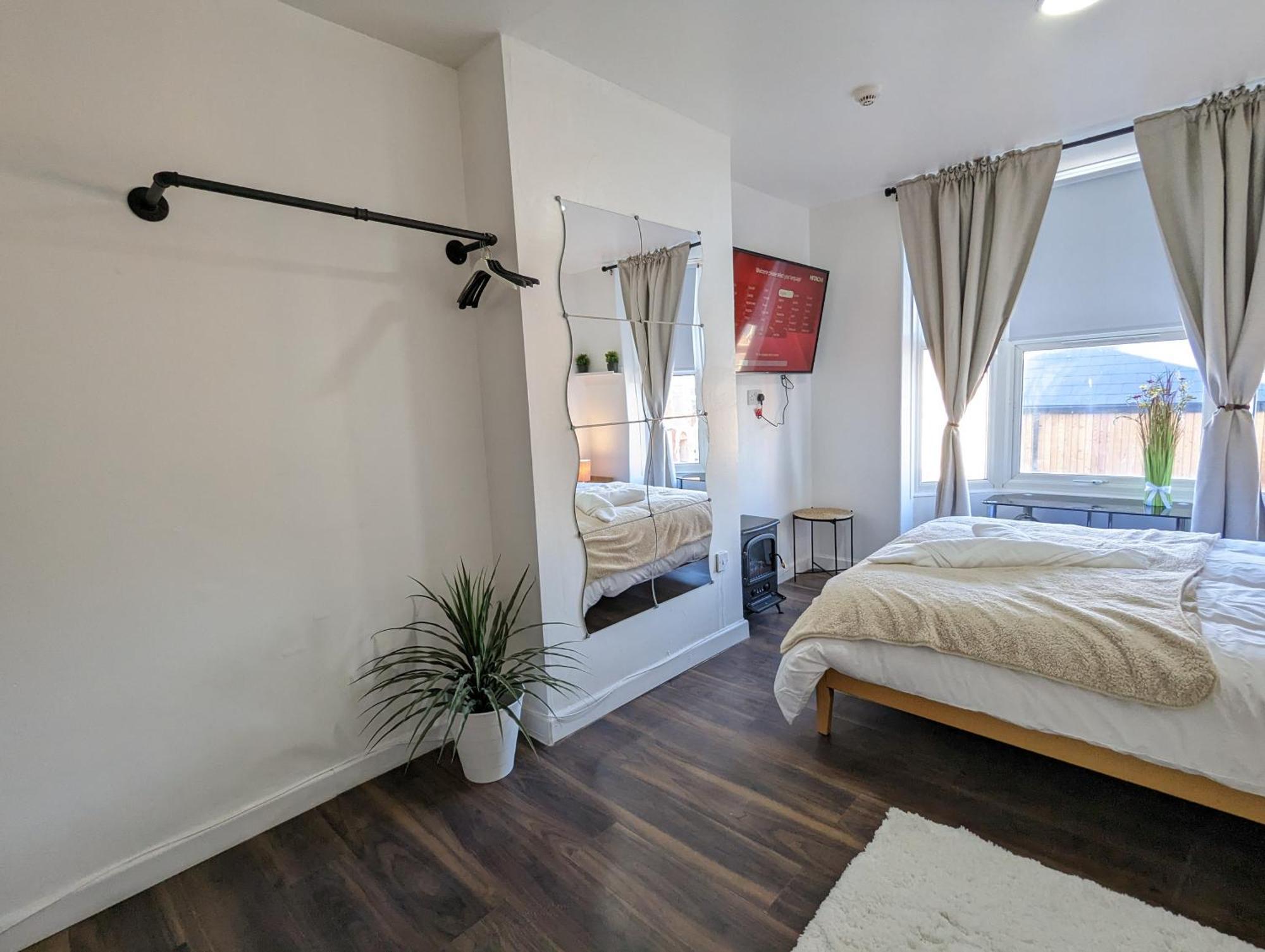 Inner-City Apartments - Basic Amenites Cardiff Dış mekan fotoğraf