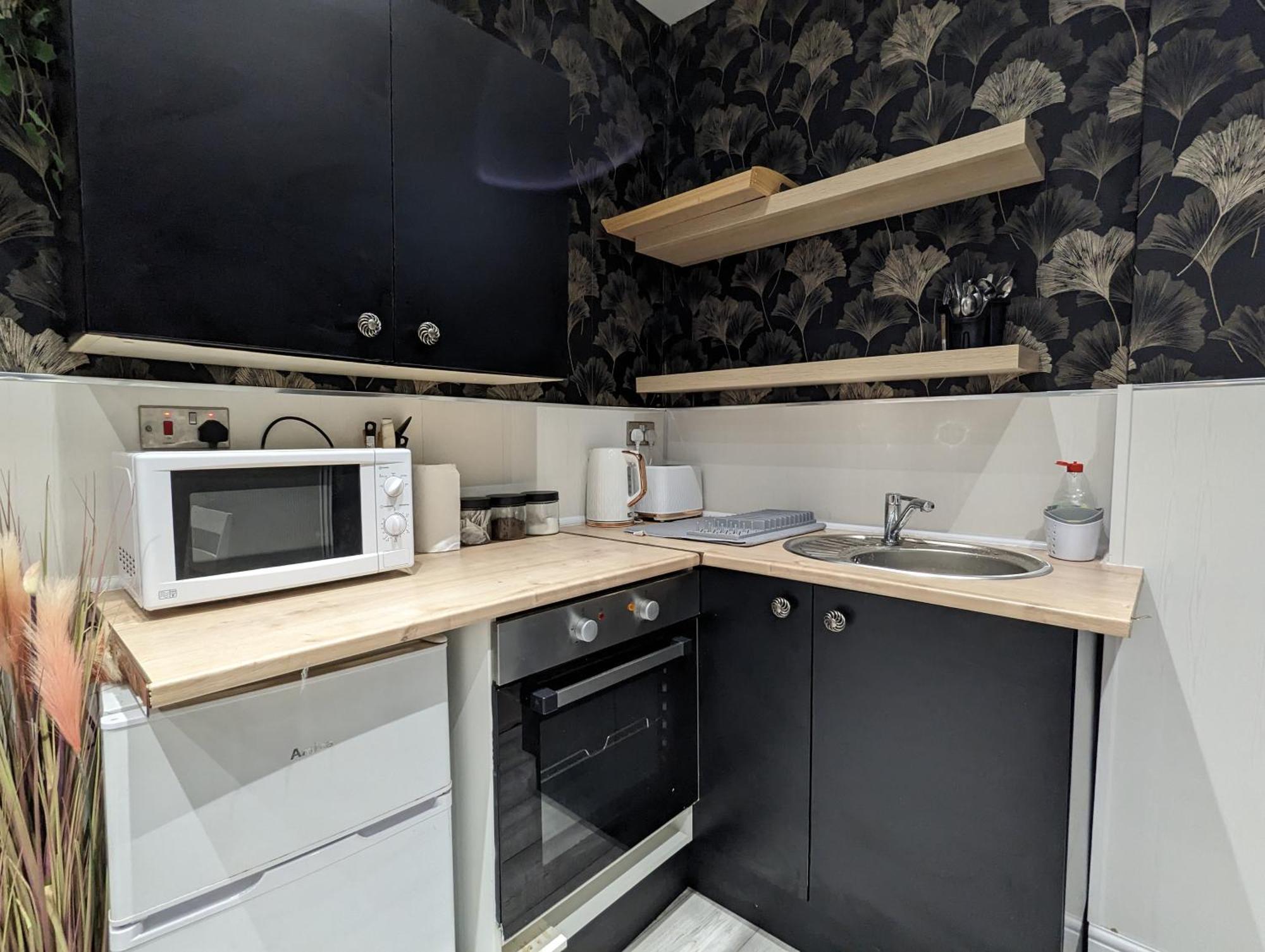Inner-City Apartments - Basic Amenites Cardiff Dış mekan fotoğraf