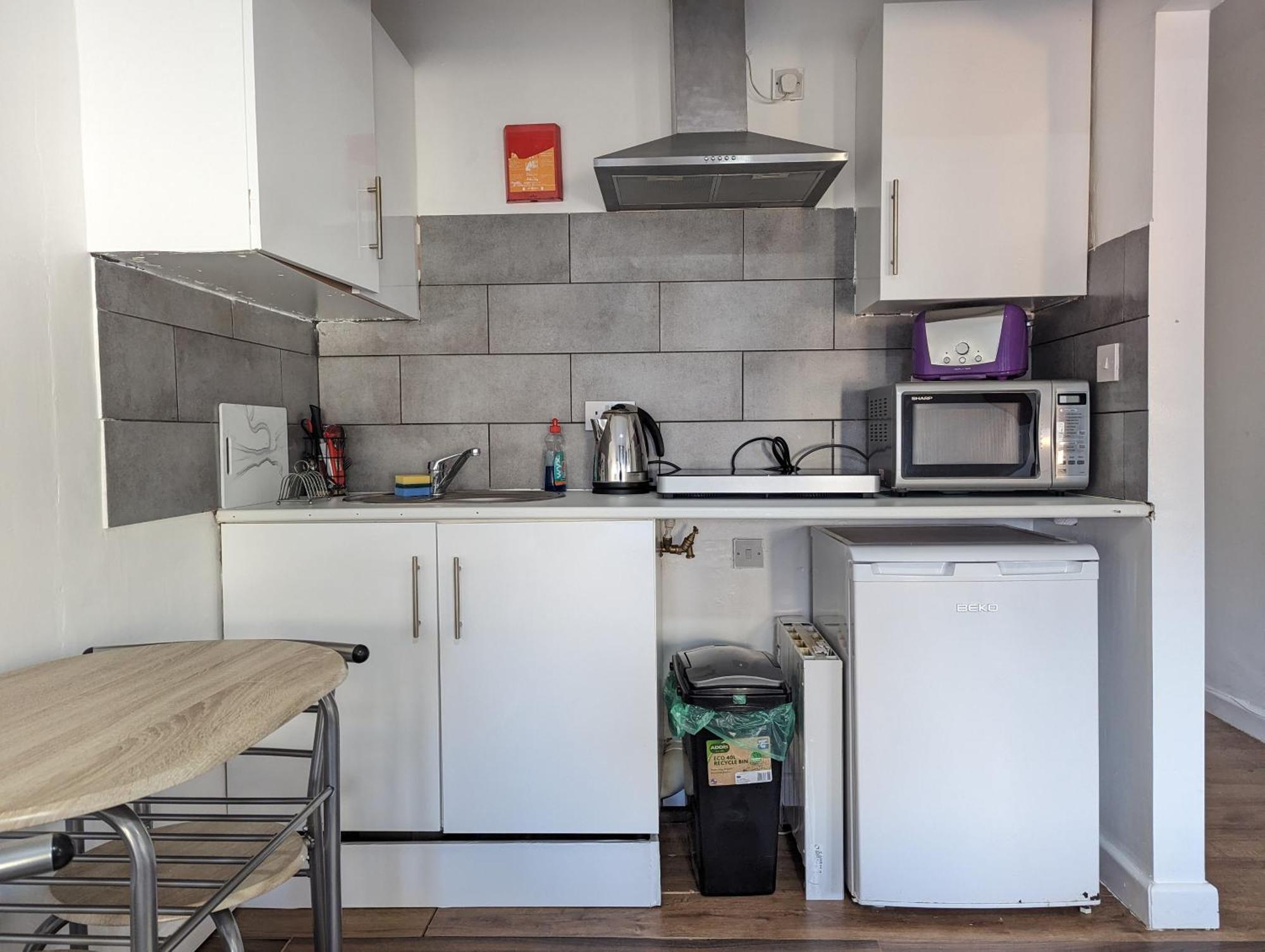 Inner-City Apartments - Basic Amenites Cardiff Dış mekan fotoğraf