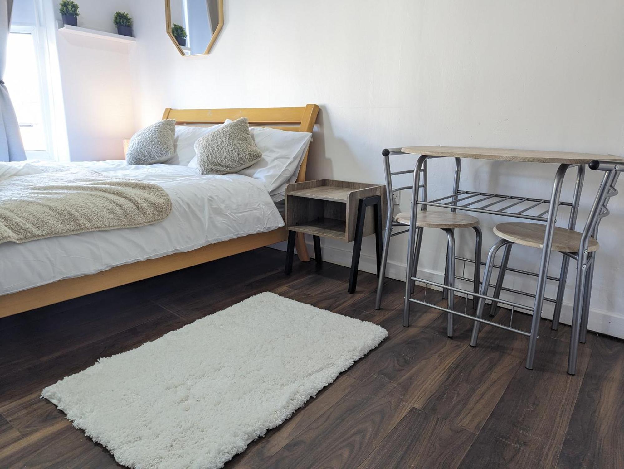 Inner-City Apartments - Basic Amenites Cardiff Dış mekan fotoğraf