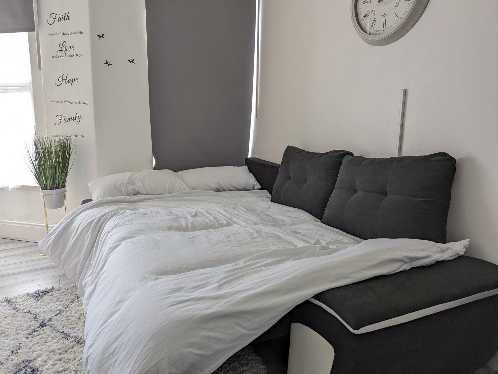 Inner-City Apartments - Basic Amenites Cardiff Dış mekan fotoğraf