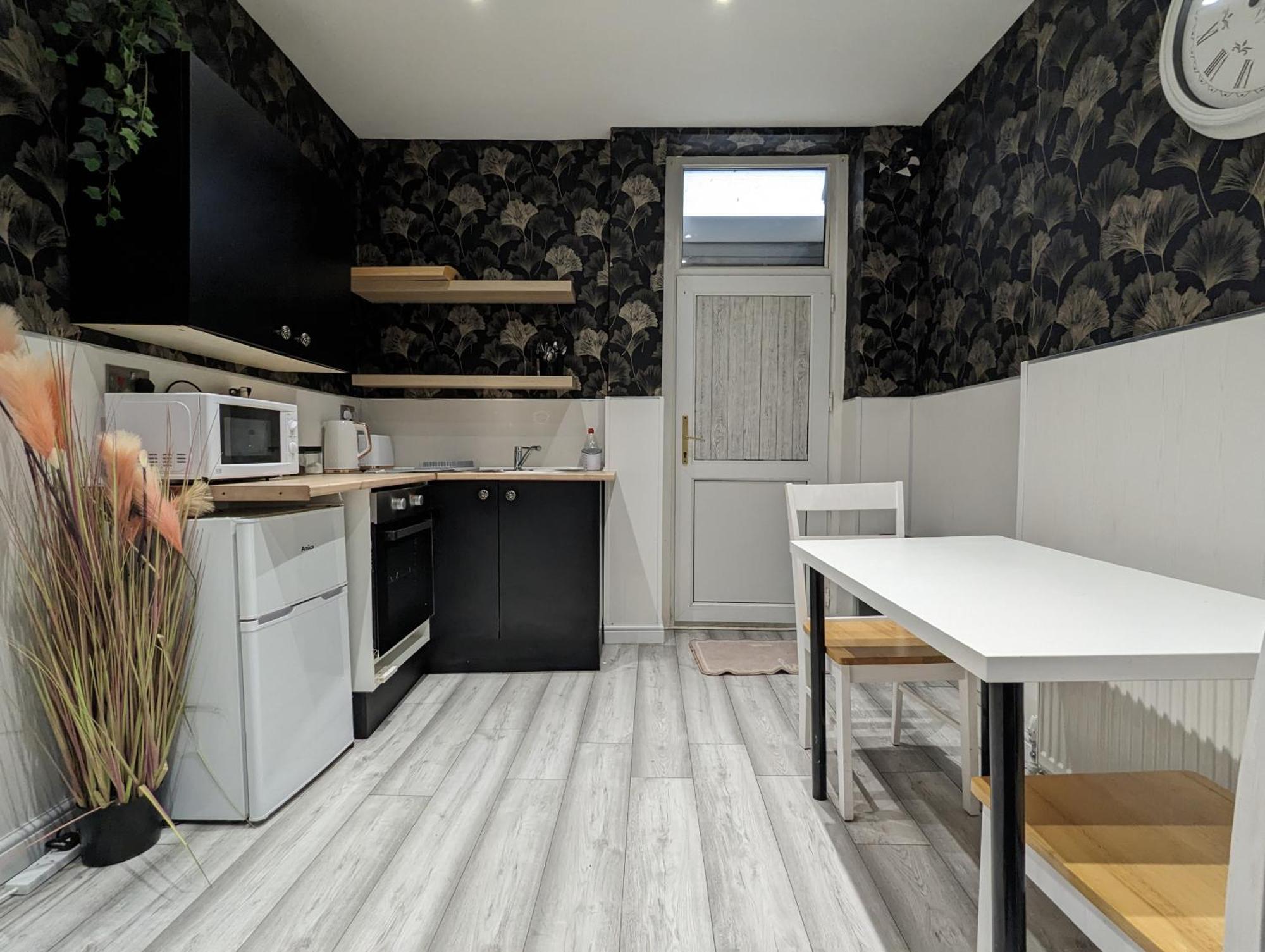 Inner-City Apartments - Basic Amenites Cardiff Dış mekan fotoğraf
