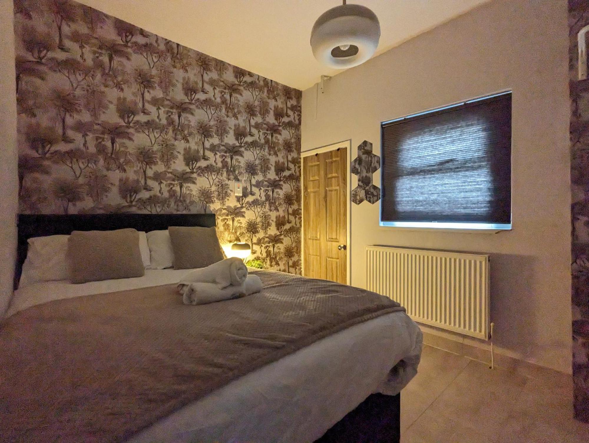 Inner-City Apartments - Basic Amenites Cardiff Dış mekan fotoğraf