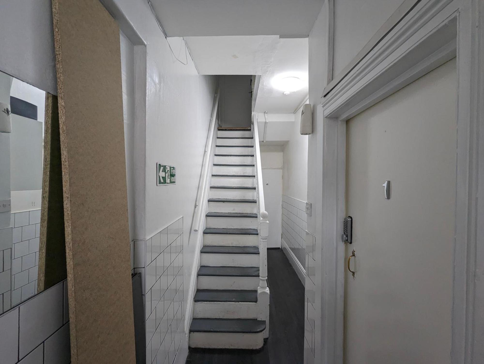 Inner-City Apartments - Basic Amenites Cardiff Dış mekan fotoğraf